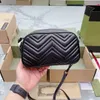 Portafoglio a tracolla in pelle Borsa a tracolla singola alla moda Borse per fotocamera da uomo e donna di alta qualità Apertura con zip di 2 dimensioni Solida catena nera e metallo nero