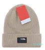 Chapéu de inverno quente designer beanie esporte lã bonnet para homens mulheres carta simples casual crânio bonés na moda mens beanie chapéus popular macio algemado borda preto gre