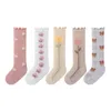 Premiers marcheurs 4 pairslot fille chaussettes mignon coton bébé genou né long tube enfants enfants doux haute chaussette enfant en bas âge jambières Socken 231202