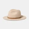 Baretten X0528 Draad Bikary Fedora PU-leer Decoratieve riem met zachte wollen hoed Dune 5X Gun Club