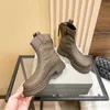 56% OFF Sapatos esportivos 2024 Paris Família Mulheres Botas de Couro Outono / Inverno Alta Edição Pele de Cordeiro Zíper Moda Versátil Bota Curta Lote