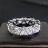 結婚指輪Huitan Luxury Band Promise for Women Unique Triangle Cubic Zirconia Design Top Quality Trendy Jewelry Dropship 231204