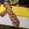 Cravatta da lavoro da uomo Cravatta di seta stampata con lettera classica Cravatta da barba di lusso Cravatta magra in poliestere con ricamo Abbigliamento da banchetto Cravatta casual