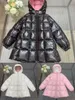 Kid Down Jacket Clothe Black Color Designer Baby Girls 핑크 패션 페더 다운 코트 아웃복 의류 세트 100-160 cm