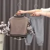 衣料品セット2023春秋3PCS男の子服セット漫画ベアセーターベスト長袖シャツコットンパンツベビースーツ231204