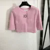 Mulheres recortadas camisetas manga curta mulher topos camisetas letras bordado design rosa camisa branca