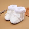 Bottes de neige chaudes pour bébé, en peluche, semelle souple épaisse, chaussures décoratives avec nœud papillon, chaussons de première marche pour bébés filles, antidérapantes