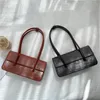 Kvällspåsar Luxury Pu Leather Women's Handbag Female Temperament Fashion Trend Square Envelope Shoulder Bag Simple Vintage Underarm