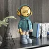 Oggetti decorativi Figurine Placcatura Astronauta dorato Artigianato Scultura Statua Decorazione domestica nordica Ornamenti di lusso Decor per la casa Arte in resina 231204