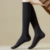 Kadınlar SOCKS Japon Buzağı Pompalı Çoraplar Mikro Preslenmiş İnce Diz Pamuklu Çift İtei Düz Renk Yüksek
