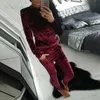 Dwuczęściowe spodnie dla kobiet Autumn Velor Tracksuit Kobiet Zestaw dwuczęściowy zimowy pot w Kobiet Sweatsuit Velvet Dressit Outfits Ladies 2021 T231204