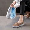 Höjd ökande skor kvinnor skor sommar mode platta lata sneakers andas bekväma ljus grunt mun slip-on icke-halk casual skor 231204