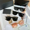Nouvelle boîte de corail de haute qualité pour les femmes avec du soleil et des UV Protection Round Modification Face Face Les lunettes de soleil