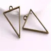 100 pz lega di fascini del triangolo colla cava vassoio vuoto lunetta impostazione argento antico pendenti con ciondoli per la creazione di gioielli risultati 39x25m253D