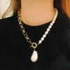 Collier avec pendentif en perles baroques naturelles pour femmes, perle d'eau douce, punk, chaîne de couleur or, design asymétrique, bijoux longs à la mode 0927205n