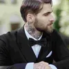 Bow bağları polyester bowties erkekler smokin damat lisans partisi için önceden bağlanmış moda erkekler