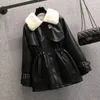 Женская кожаная зимняя водонепроницаемая куртка из искусственной кожи, женское пальто из искусственного меха ягненка, женская средней длины, бархатная утепленная парка