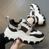 Höjd ökar skor jianbudan sneakers kvinnor våren kvinnors sneakers höjd ökar vita svarta hösten chunky skor andningsbara fritidskor 231204