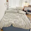 Beddengoedsets 3-delige set Scandinavisch kleurrijk gestreept bedrukt dekbedovertrek en laken volwassen enkele dubbele koningin dekbedsets 200x230cm 231204