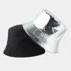 Sombreros de ala ancha Cubo PU Cuero Reversible Sombrero Pescador impermeable para hombres Mujeres Bob Harajuku Oro Plata Negro Pesca Cap 231204