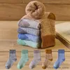 Kindersocken 5 Paare/Los 1 bis 8 Jahre Kinder Wintersocken verdicken Plus Samt warme Socken für Kinder Jungen und Mädchen Baby Herbst Frotteesocken R231204