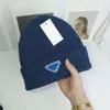 Bonnet Cashmere presente inverno Prad chapéu de malha unisex designer chapéus de inverno neve elástico casual quente bonnet balde primavera bonés letras homens mulher s