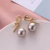 Clip-on & Screw Back Vintage Metal Gold Big Shiny Pearl Clip Earrings Geometric Irregular Design For Women Girl Non Pierced Ear Cl295Q