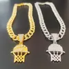 Collier pendentif à breloque en filet, breloque de basket-ball plaquée avec diamants simulés, finition coupée, chaîne lourde cubaine Hip Hop