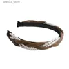 Kopfbedeckung Haarschmuck Herbst und Winter New Fried Dough Twists Braid Stirnband Kleiner Duft Leichter Luxus Leder Pearl Cross Wash Stirnband Q231204