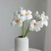 装飾的な花白いチューリップ人工本物のタッチPUウェディングブライダルブーケ装飾家の偽の花のaarrangements