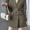 Kvinnor Trench Coats Designer Luxury Women Windbreaker Body Letters Print Shorts Jacka Loose Belt Coat Kvinnlig Kort skytten Coat AS11