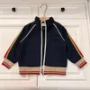 Markendesigner-Baby-Trainingsanzüge, Fadenmanschetten-Design, Kindermantel, Größe 90–170, Reißverschluss, Mädchen-Jungen-Jacke und Kinderhosen, 25. Nov