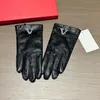 Gants chauds en cuir de diamant de lettre de créateur de mode de luxe pour hommes et femmes, gants d'équitation d'hiver de ski, gants à cinq doigts, gants à écran tactile