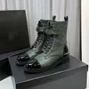 Stivaletti da combattimento trapuntati in tweed CCity in vera pelle Stivaletti da donna in vernice Stivali medi stringati con punta nera Stivali con plateau da motociclista di design Scarpe stivaletti con tacco basso