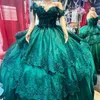 Gröna glänsande quinceanera klänningar stropplösa tyllapplikationer spetspärlor formella Askepott födelsedag söt 16 fest boll klänning vestidos de 15
