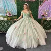 薄緑色の光沢のある見事なバハマ甘い16 QuinceaneraドレススパンコールレースアップリケボールガウンVestido de 15 ANOSレースアップ