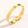 Дизайнерские фирменные браслеты из 18-каратного золота для женщин и мужчин Браслет Дизайнерские ювелирные изделия с буквами из искусственной кожи 18-каратного золота с покрытием из нержавеющей стали B202S