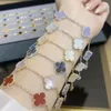 Designer Van Clover Armband Ny Highend Clover Fem Flowers Armband Non Fade Reversible Armband Gift till flickvänner och flickvänner
