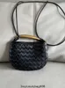 BottegvVeneta Designer-Handtaschen Sardine Womens Tote Bags 2023 Neue Mini-Tasche Sardine Woven Bag Rindsleder Metallgriff One Shoulder Oblique Straddle Handheld Cresc HBCX