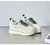 Scarpe con rialzo di altezza Sneakers bianche da donna Scarpe con tacco nascosto in pelle Piattaforma casual Sport Tennis Donna Sneaker comoda ed elegante in rete 231204