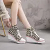 Höjd ökande skor leopard kvinnor sneakers casual kilplattform snörning kvinnor vulkaniserade skor hösten ökande skor damer sneakers 231204