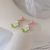 女性のためのチャームピンクハートフラワードロップイヤリング素敵な植物の要素模倣真珠緑の葉のイヤリング韓国パーティーギフトR231204