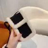 Borse da sera Design del marchio da donna Autunno e inverno Mini borsa per telefono in pelo di agnello Portafoglio con fibbia magnetica in peluche Borsa a tracolla versatile alla moda