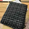 Sciarpe di marca di lusso Sciarpa invernale Donna Uomo Caldo grande scialle Avvolge Plaid Stampa Coperta Sciarpe Cashmere Bufanda Pashmina Foulard femminile J231204