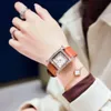 Zegarki damskie skórzane mody kwarcowe zegarek na rękę elegancki zegar dłoni dla kobiet unikalne projektowanie luksusowe panie zegarek 231204