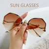 Lunettes de soleil de luxe dégradées rondes irrégulières pour femmes, Design de marque, monture incurvée en métal, sans bords, mode UV400