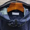 Jaqueta voadora nova jaqueta masculina braçadeira com capuz estilo rua topstoney blusão casal ao ar livre multi bolso primavera e outono tendência com capuz jaqueta masculina