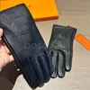 Designer äkta läderhandskar för män Kvinnor Winter Riding Bicycles with Plush Isolation Windproof Cashmere Foder Womens Split Finger Glove