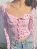 女性のTシャツ女性春秋のレーストリムフローラルプリントクロップトップ長いスリーブOネックボタンTシャツkawaii美学スリムフィット服