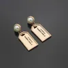 2022 Jamais Fading Titanium Steel Fashion Studs Silver Rose Gold Boucle d'oreille Femmes Designers Boucles d'oreilles Pearl Tag Classic Bijoux Logo Pri175M